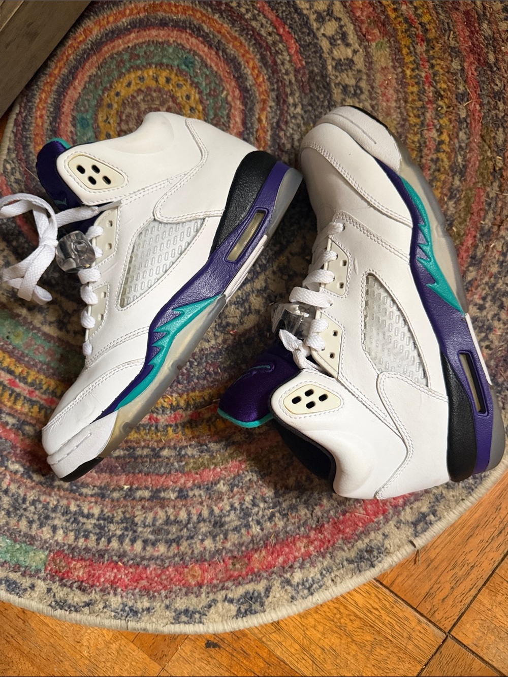 Jordan Retro 5 “grape” EUC 6Y 7.5W